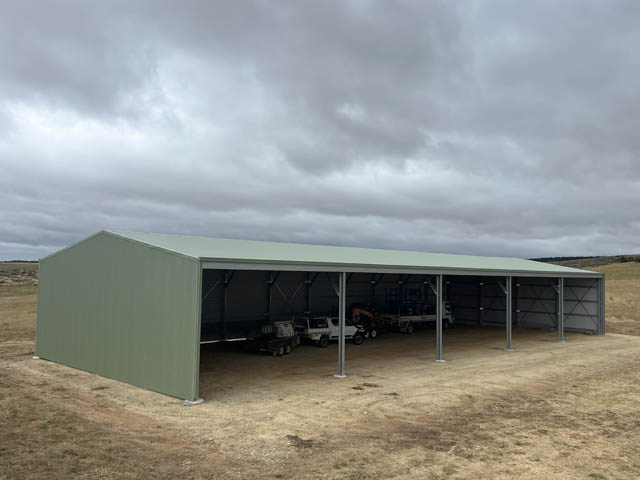 15m x 40m x 5.1m Huber030322